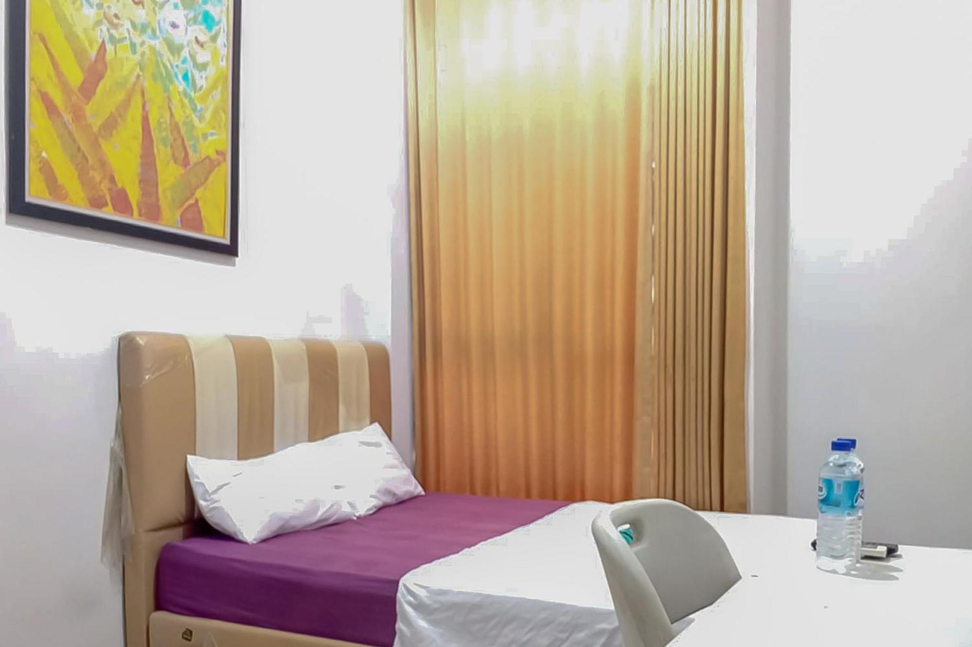 Waringin Guest House Tegal Mitra Reddoorz エクステリア 写真