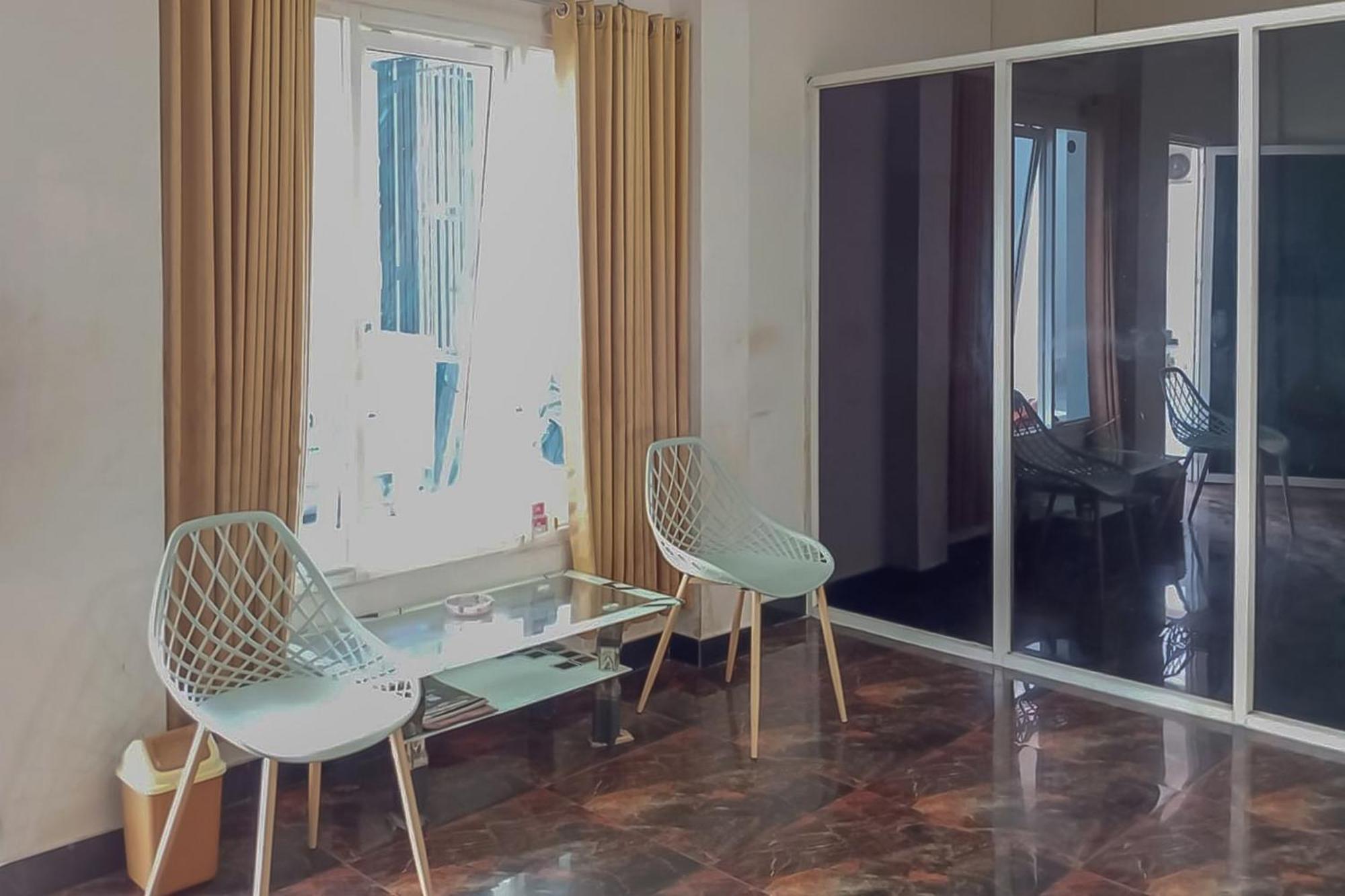Waringin Guest House Tegal Mitra Reddoorz エクステリア 写真