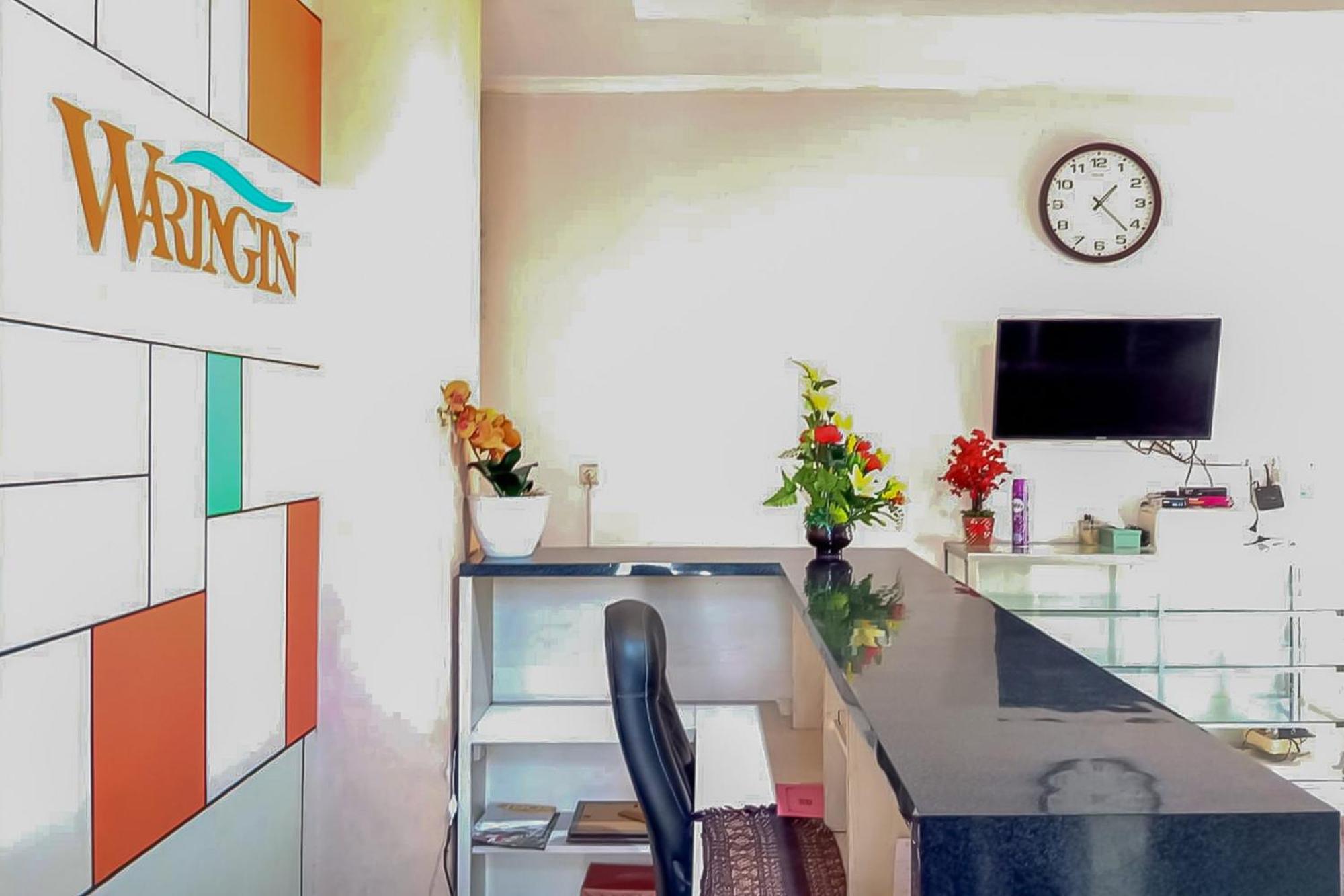 Waringin Guest House Tegal Mitra Reddoorz エクステリア 写真